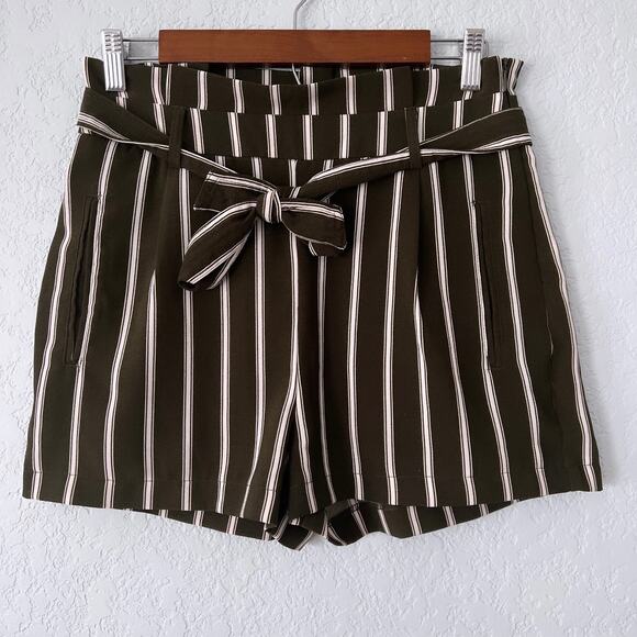 Cisono Green with White Stripe Paper Bag Shorts Size Medium - Picture 1 of 6